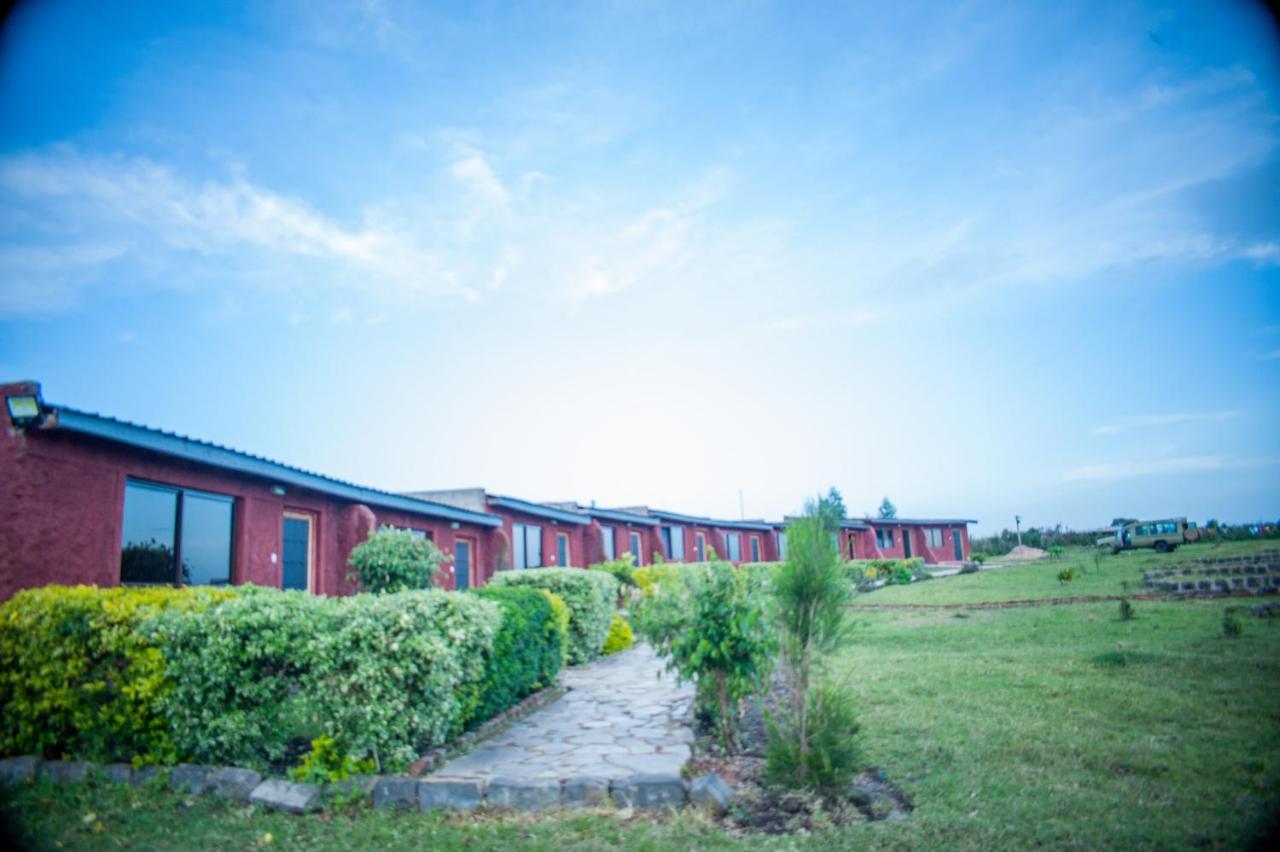 Endeem Mara Resort Ololaimutiek Exterior foto